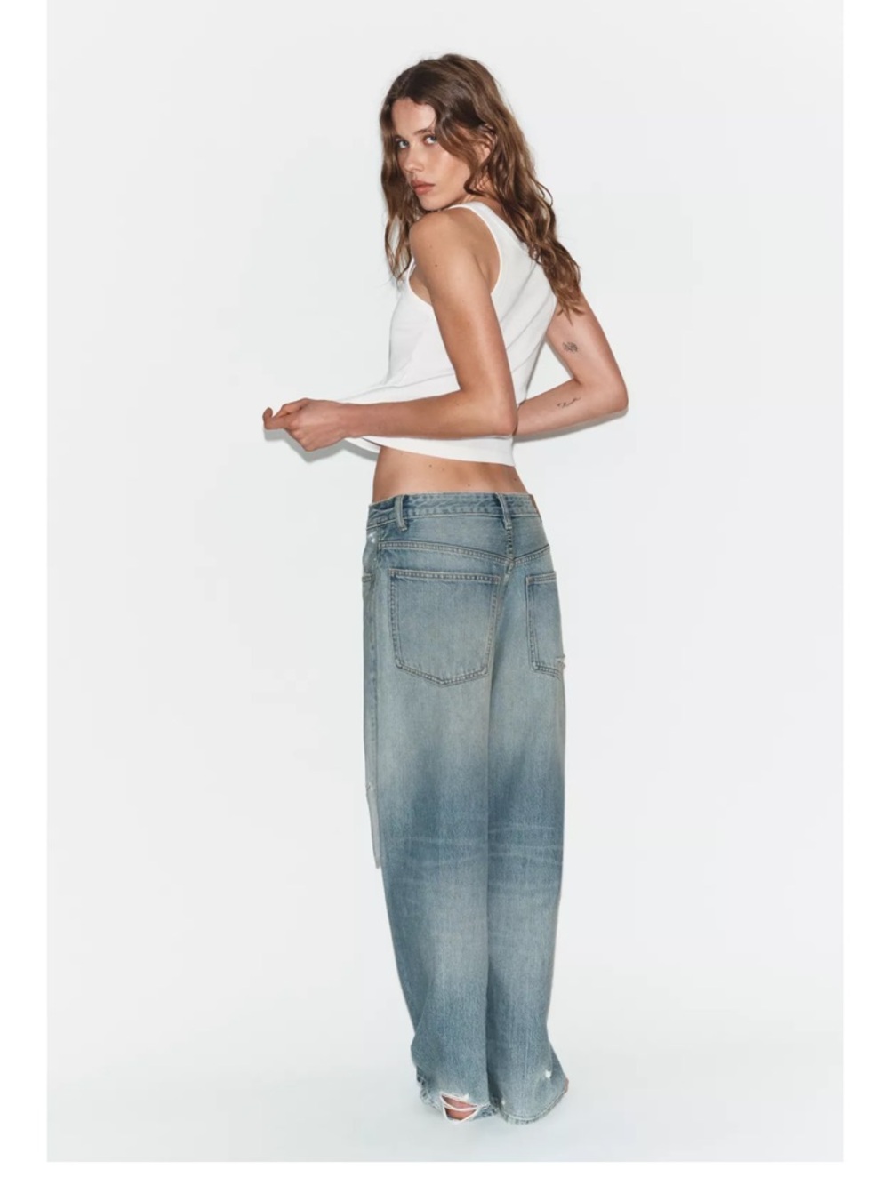 Zara TRF MID-RISE BAGGY
BALLOON JEANS - Picture 6 of 12